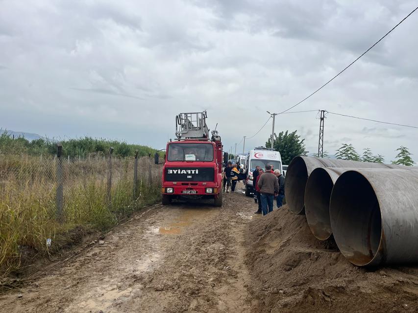 KANALİZASYON ÇALIŞMASINDA TOPRAK GÖÇMESİ: 1 ÖLÜ