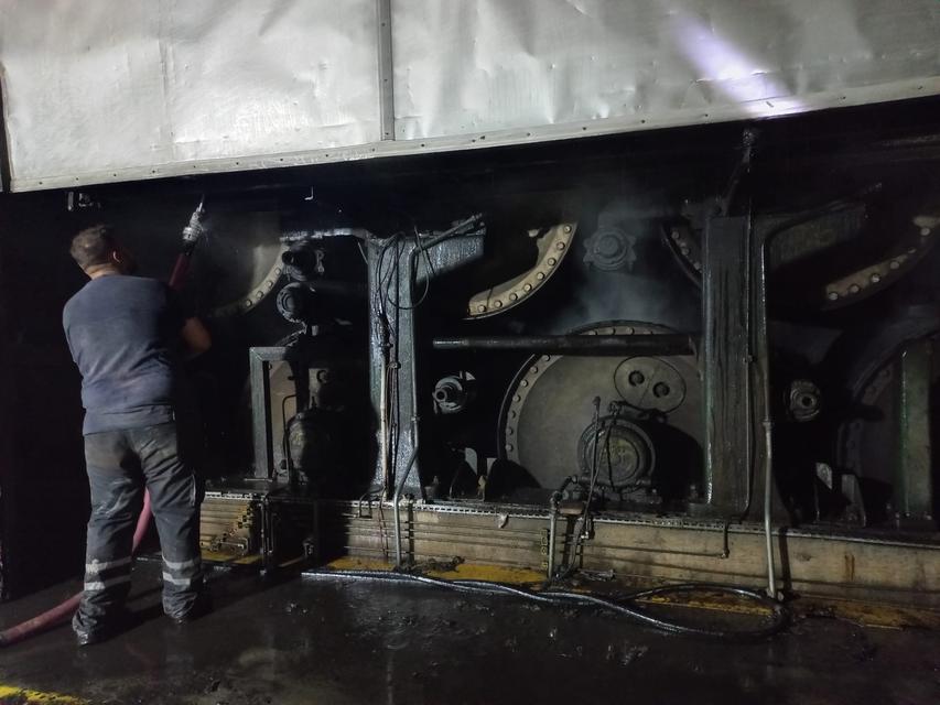 Kağıt fabrikasında yangın