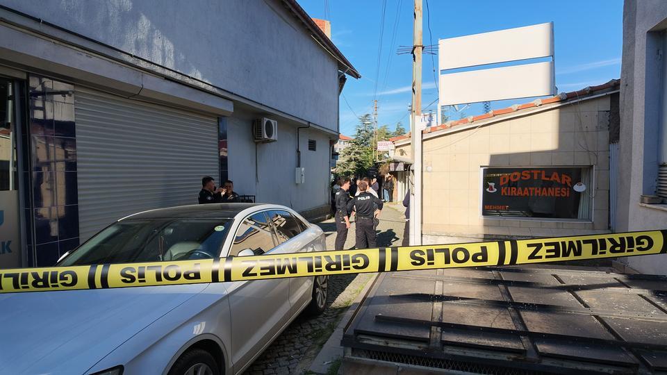 Kıraathaneye tüfekli saldırı: 1 ölü, 1 yaralı
