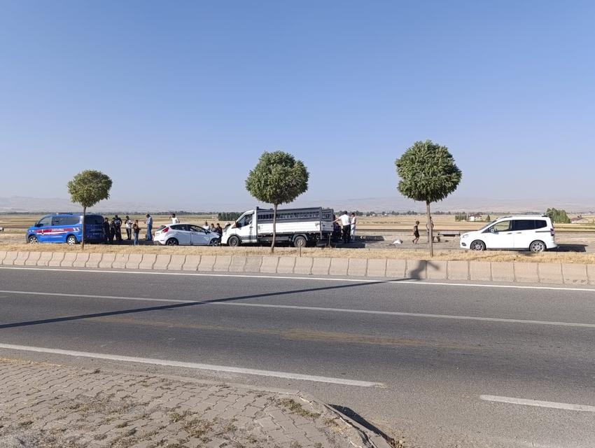 Güzeltepe mevkiinde trafik kazası: 2 yaralı