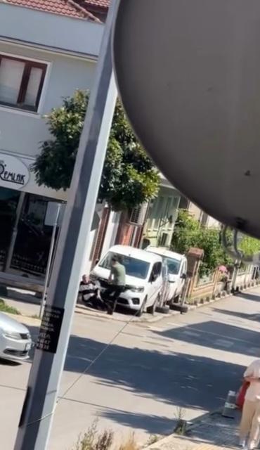 EŞİNİ RAHATSIZ ETTİĞİNİ ÖNE SÜRDÜĞÜ KİŞİYİ BACAĞINDAN VURDU VURDUĞU KİŞİYE KEMERİYLE TURNİKE YAPTI