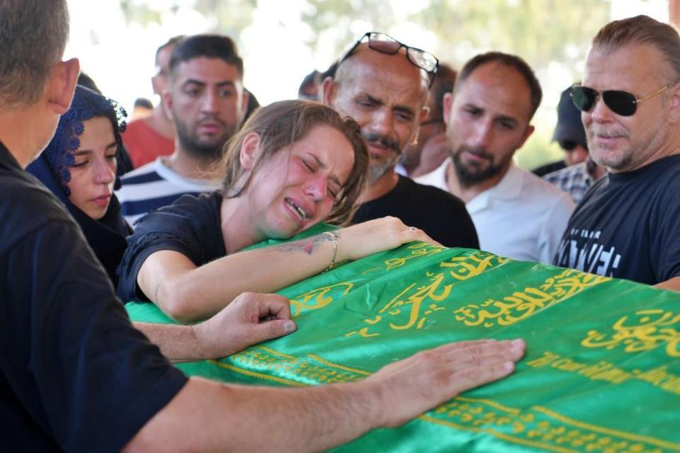Tek teker aşk 'tek' bıraktı