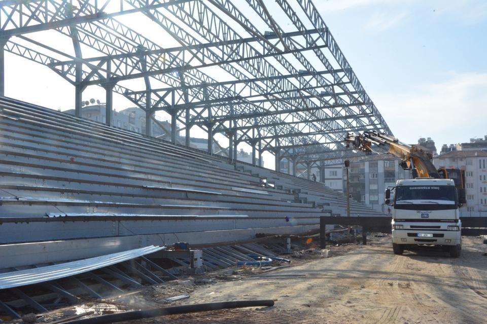 ADNAN MENDERES STADI'NDA ÇALIŞMALAR SÜRÜYOR