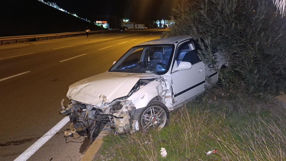 Kaza yapan otomobil terk edilmiş bulundu