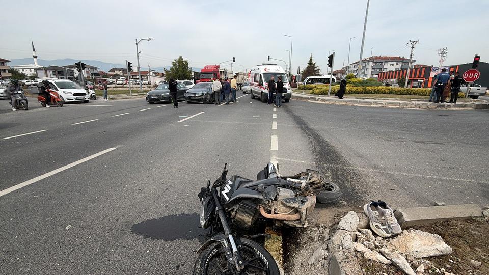 Feci kazada 2’si ağır 3 kişi yaralandı