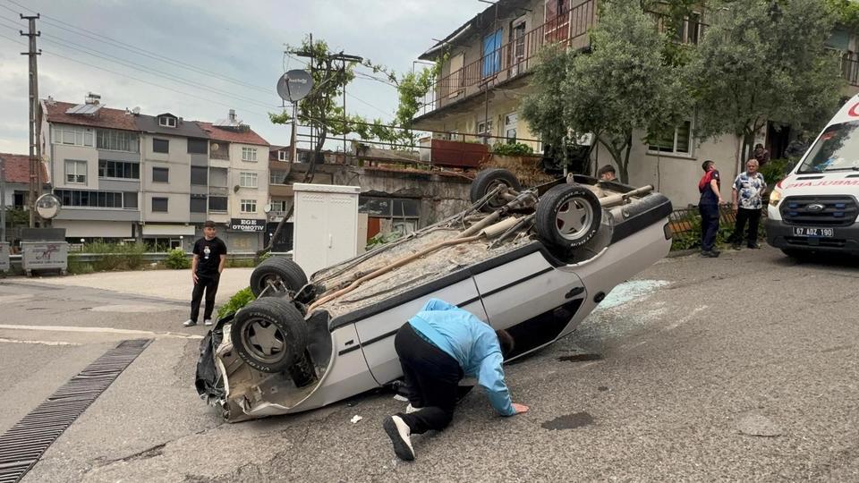 Freni boşalan Tofaş takla attı