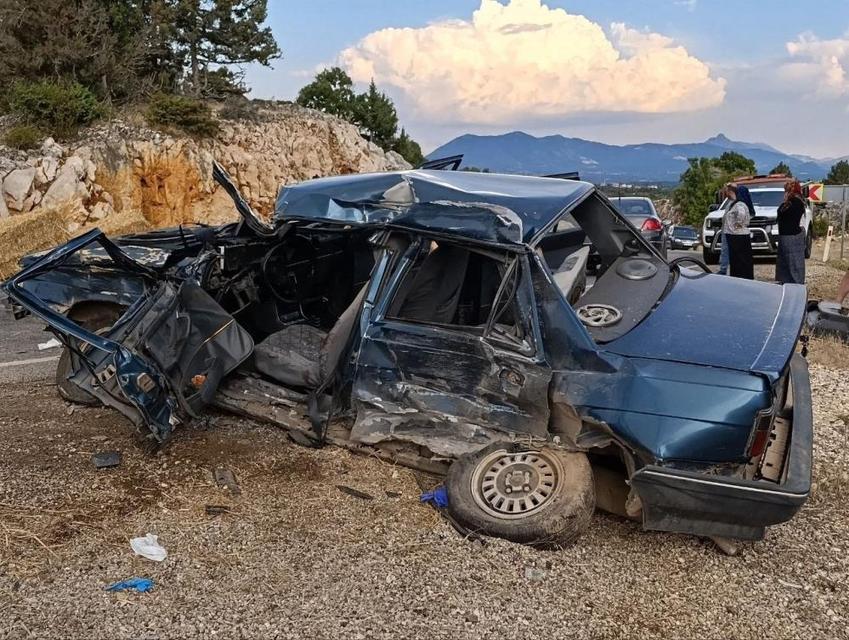 Tırla otomobil çarpıştı: 1 ölü, 3 yaralı