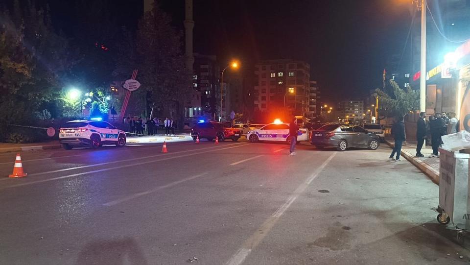 Cadde ortasında silahlı kavga: 2 ağır yaralı