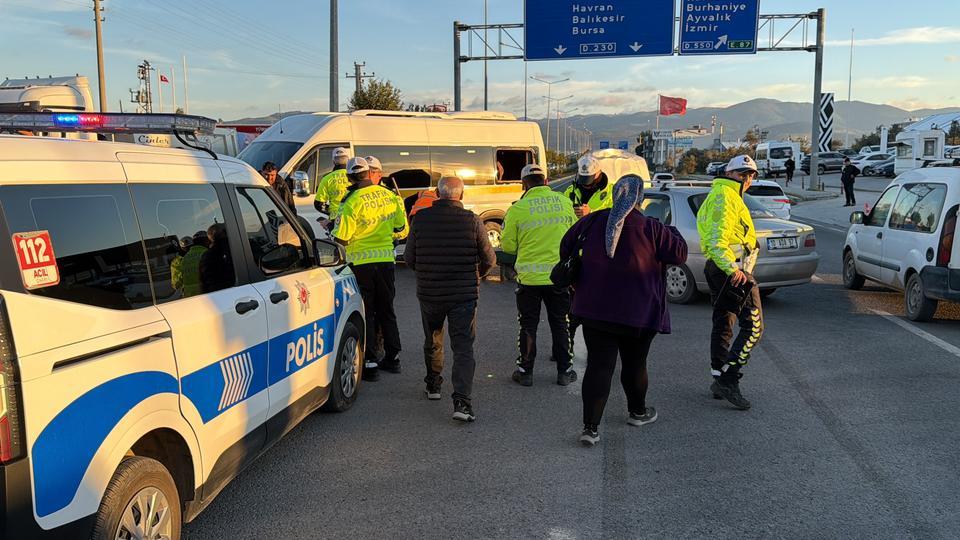 Öğrenci servisi kaza yaptı: Yaralılar var