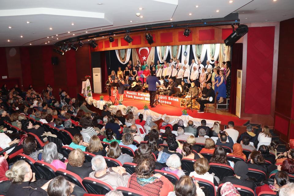 Nazilli’de bahar konserine yoğun ilgi