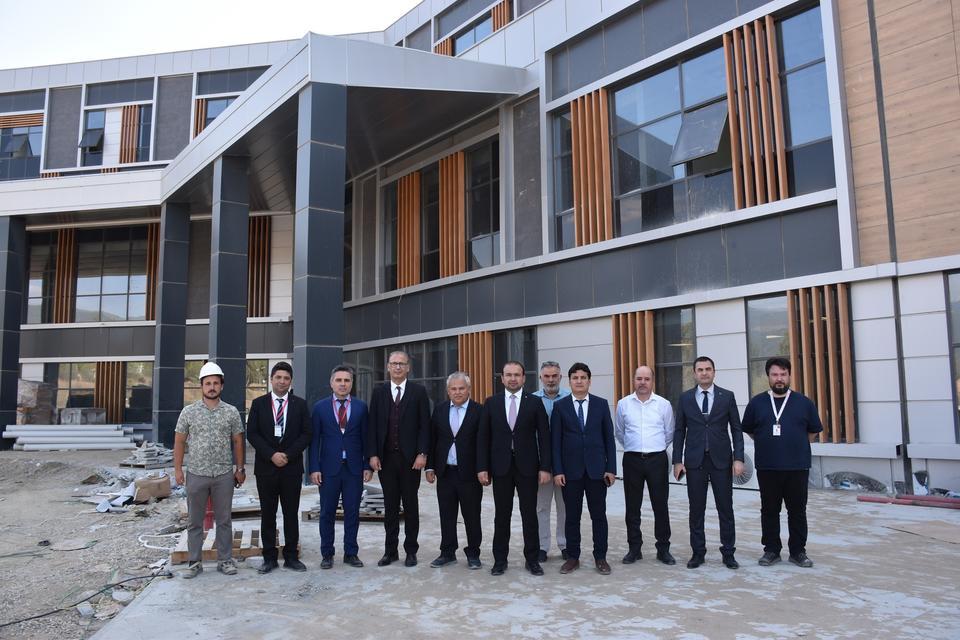 YENİ ÇİNE DEVLET HASTANESİ, HİZMET İÇİN GÜN SAYIYOR