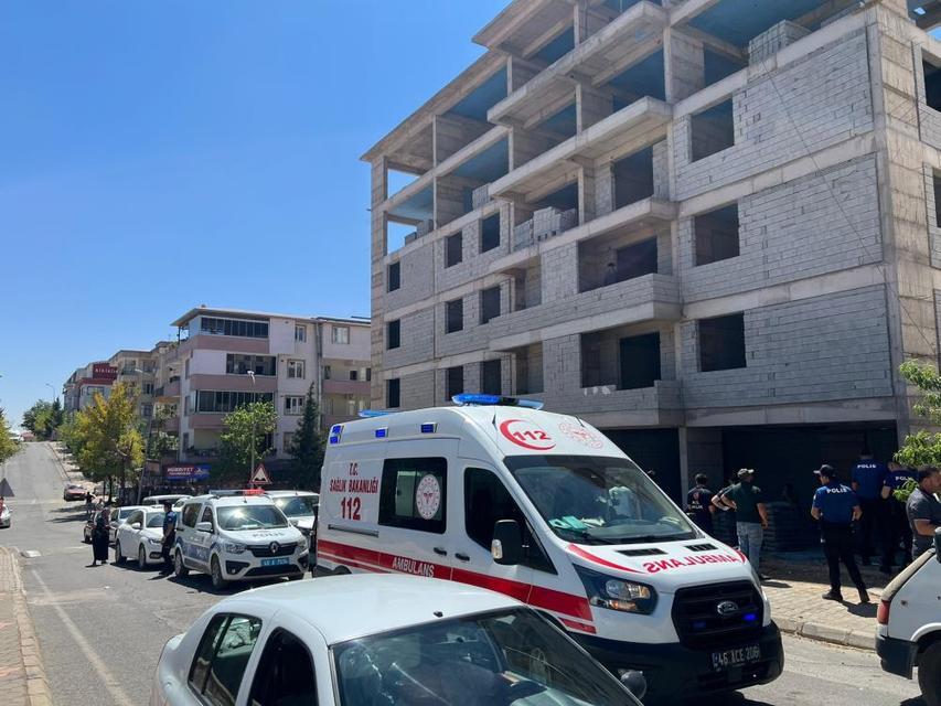 İnşattan düşen işçi hayatını kaybetti