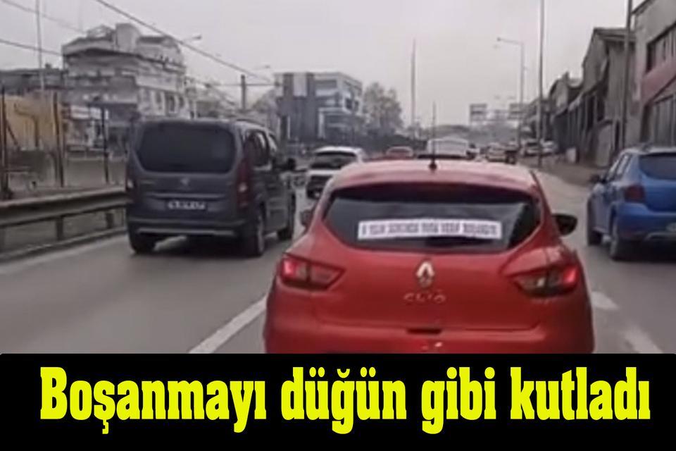 Boşanmayı düğün gibi kutladı