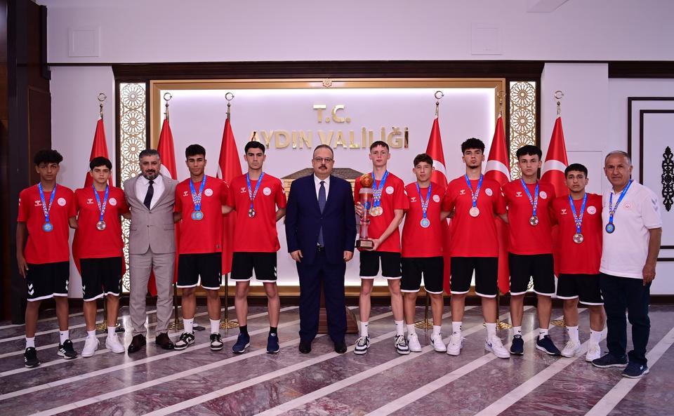 Aydınlı sporculardan büyük başarı