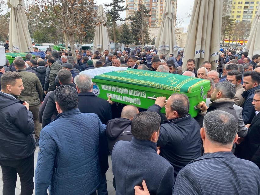 OTEL YANGININDA HAYATINI KAYBEDEN KAYSERİLİ KADIN TOPRAĞA VERİLDİ