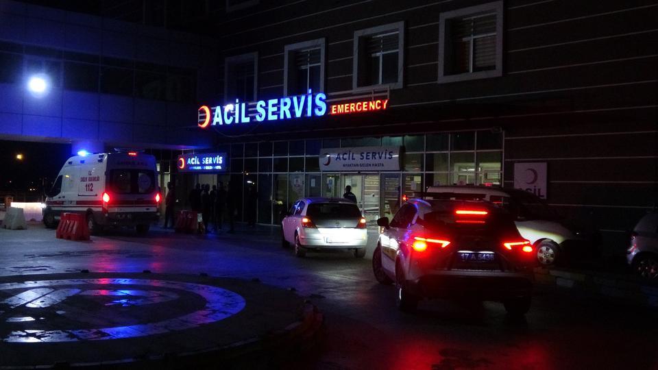 Motosikletli asayiş ekibinin çarptığı yaya ağır yaralandı