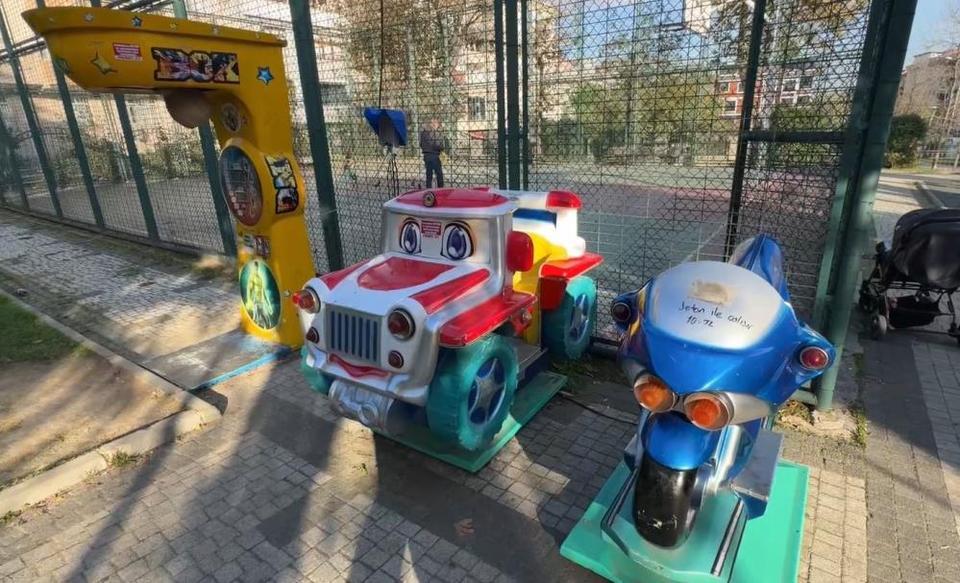 Parkta oynayan 4 çocuk elektrik akımına kapıldı