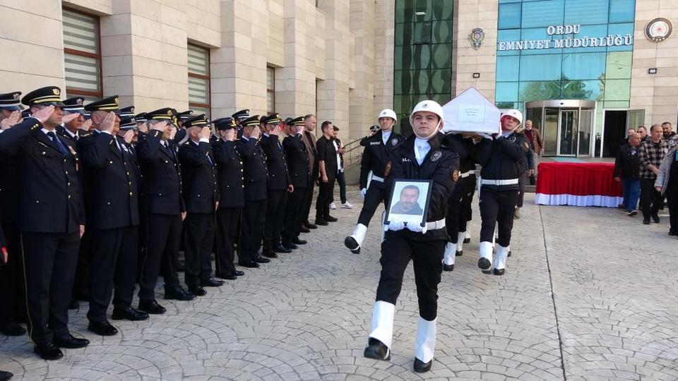 Polis memuru babasıyla aynı kaderi paylaştı: Trafik kazasında can verdi