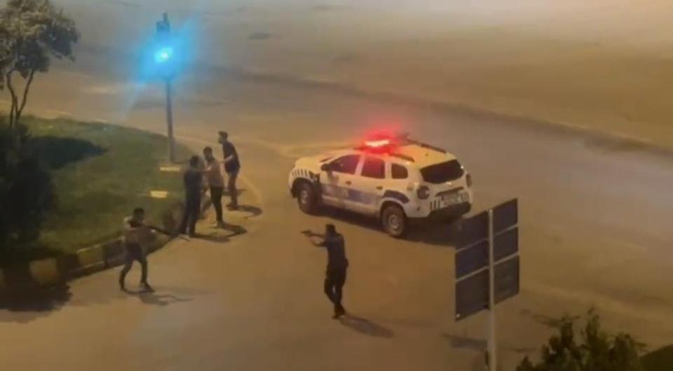 Silahlı ve sopalı kavga kamerada: Polis havaya ateş açtı