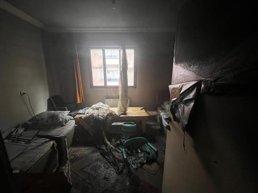 Evini ateşe veren şahıs kalp krizinden hayatını kaybetti