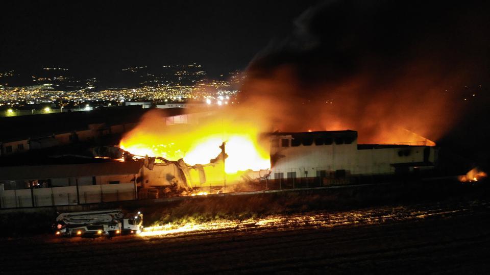 Fabrika yangının da patlama