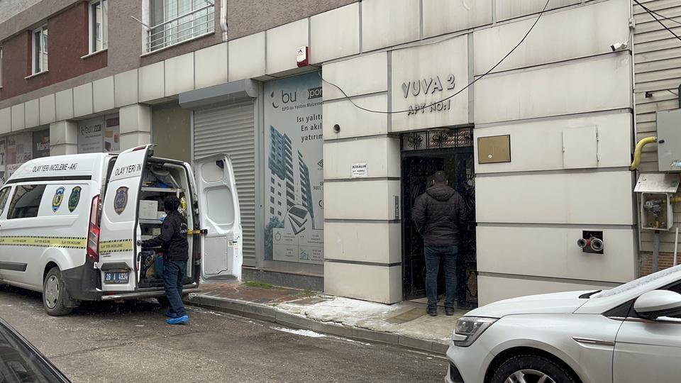 Karısını boğduktan sonra 7'nci kattan atladı