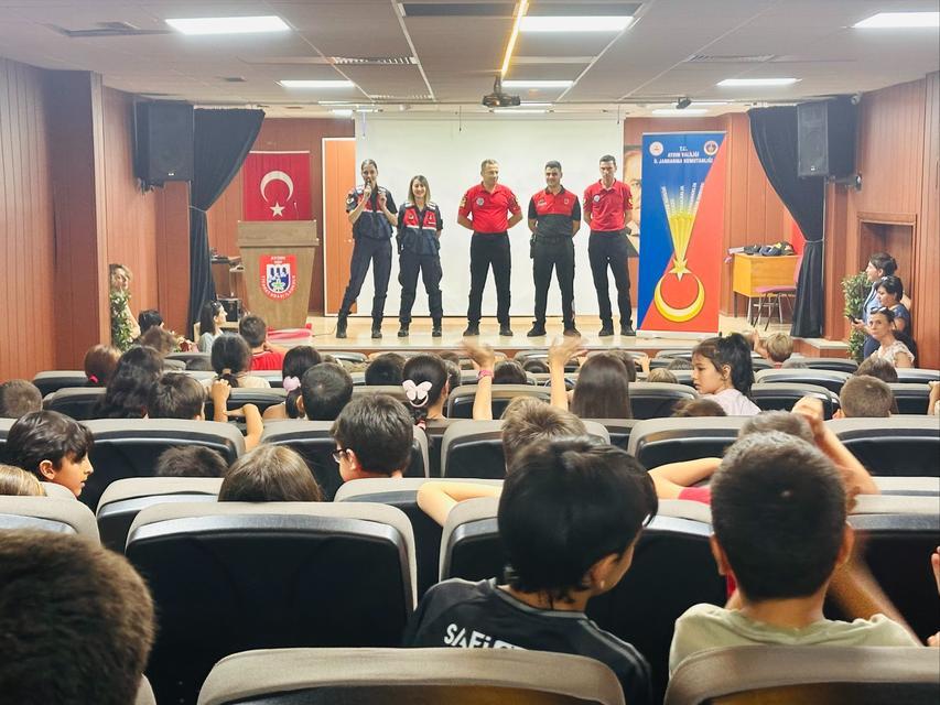 Aydın jandarması miniklerle buluştu
