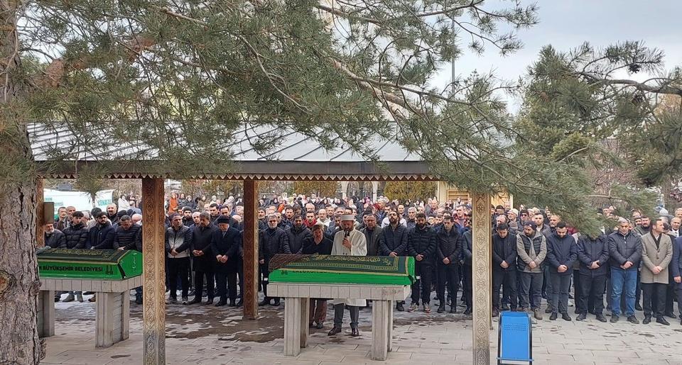 EŞİ VE KIZINI ÖLDÜREN ÖĞRETMEN TUTUKLANDI