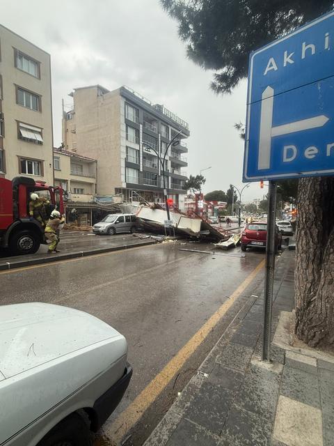 FIRTINA ÇATIYI UÇURDU, FACİANIN EŞİĞİNDEN DÖNÜLDÜ