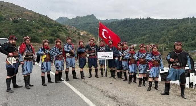Aydınlı öğretmenler Karadeniz'de zeybekle tam not aldı