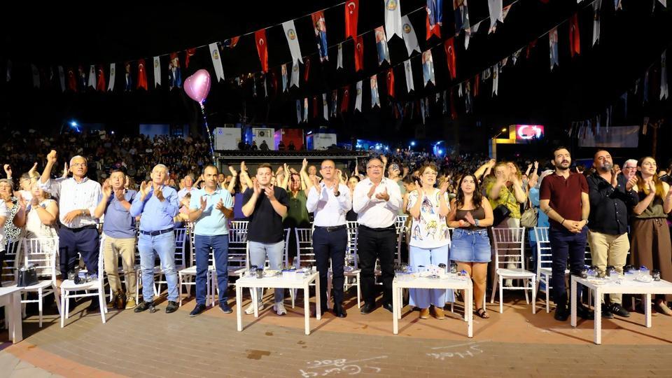 KUYUCAK'TA KURTULUŞ COŞKUSU KONSERLERLE TAÇLANDI