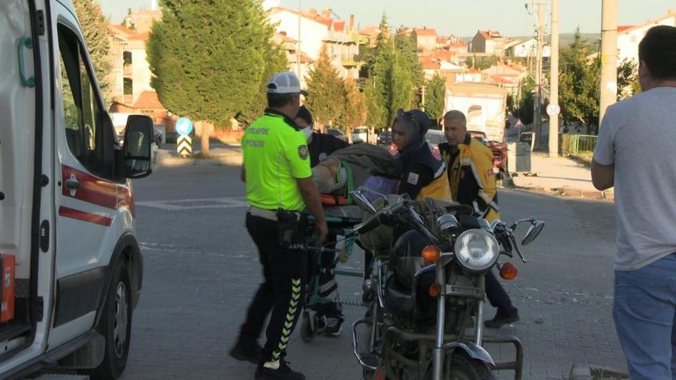 Otomobil ile motosiklet çarpıştı: 1 yaralı