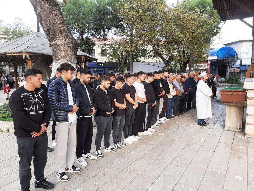 Silahlı saldırıda hayatını kaybeden Aydınlı esnaf son yolculuğuna uğurlandı