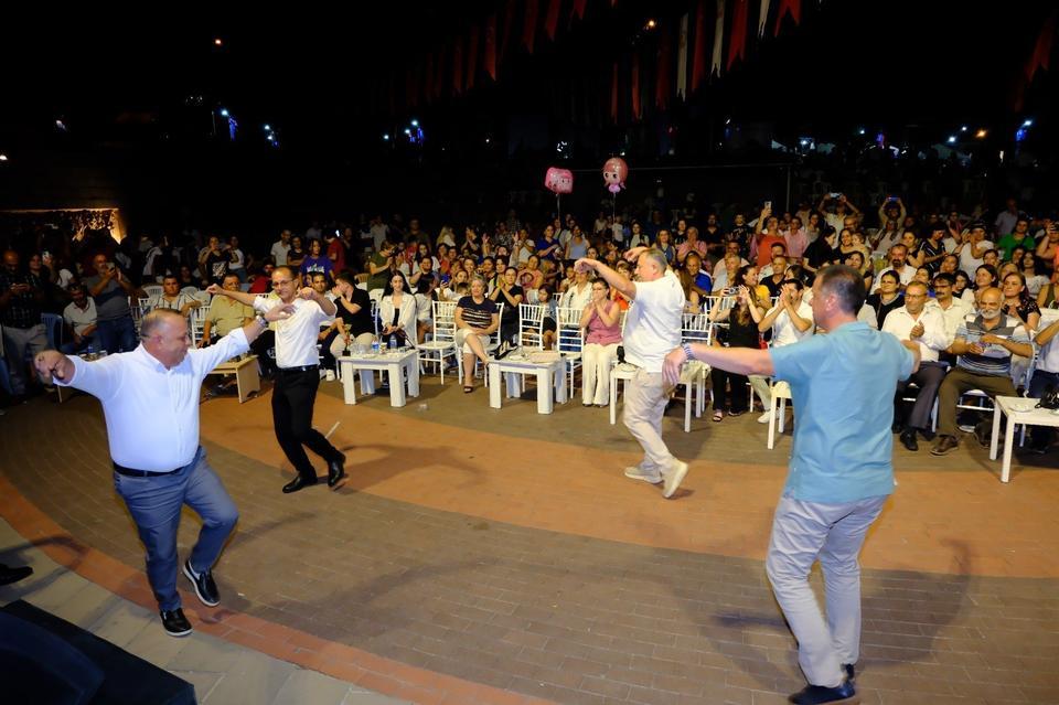 KUYUCAK, KURTULUŞ GÜNÜNÜ KONSERLE KUTLADI