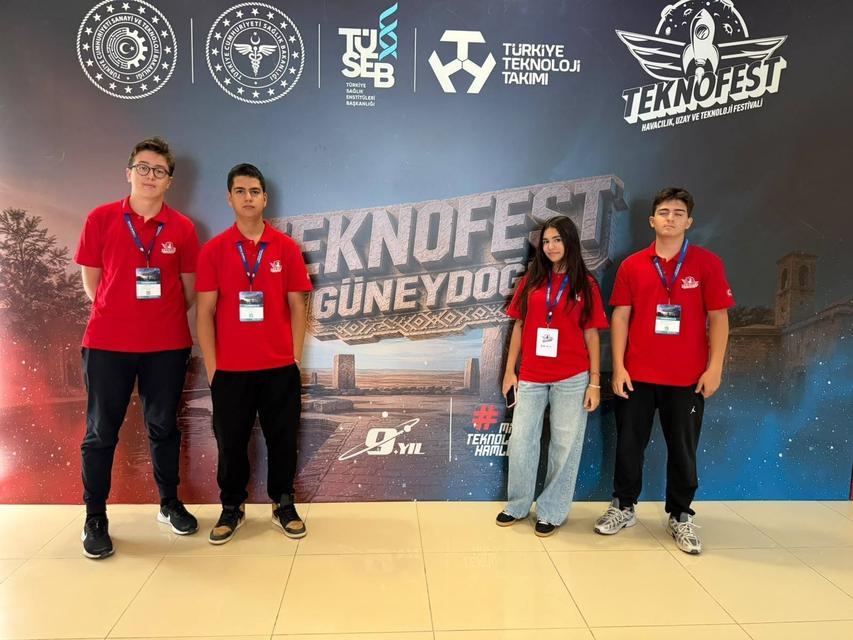 AYDINLI ÖĞRENCİLER 4 BİN TAKIMI GERİDE BIRAKIP TEKNOFEST FİNALİNE KALDI