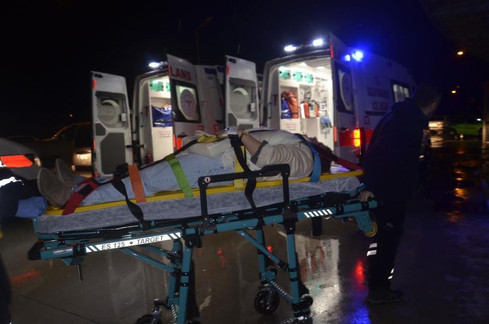 Dört araç birbirine girdi, 5 kişi yaralandı