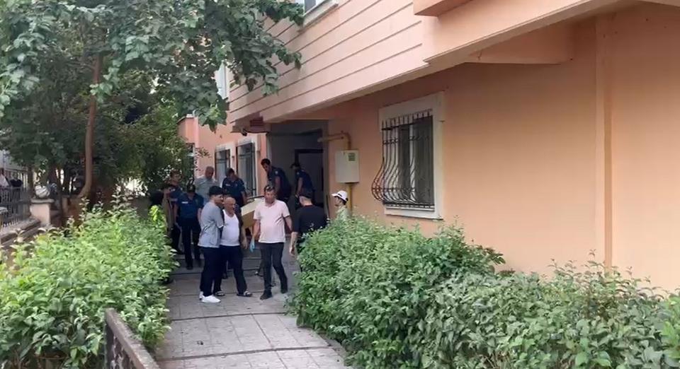 5 katlı binadan düşen 19 yaşındaki genç hayatını kaybetti