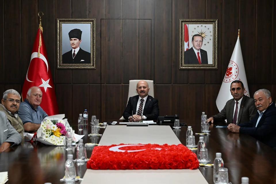 Aydın’da muhtarlar Vali Varol’un kapısını çaldı