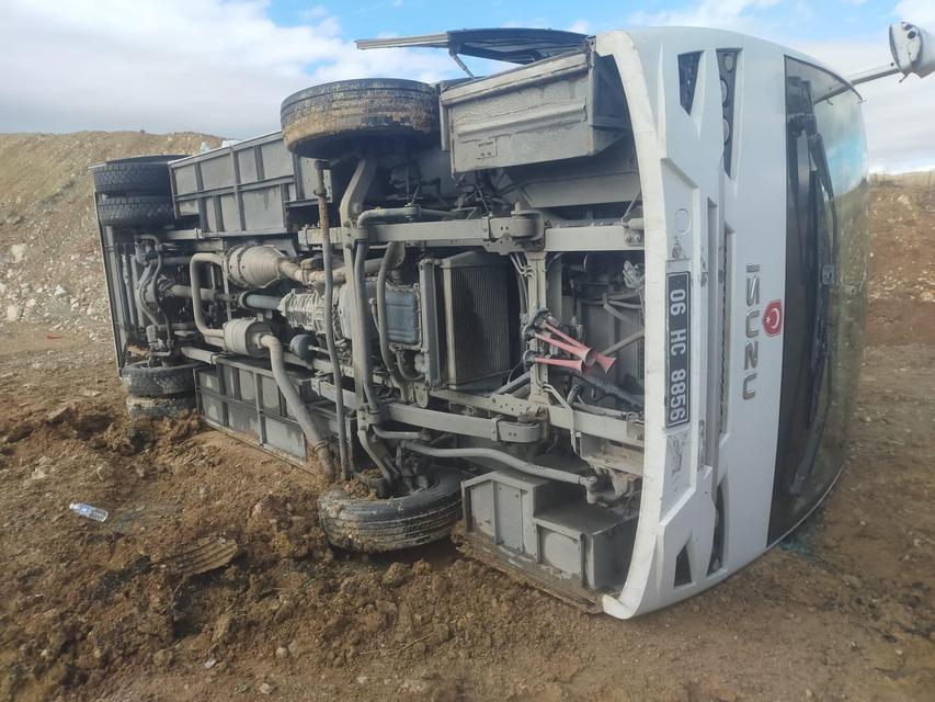 Cezaevi nakil aracı devrildi, 7 kişi yaralandı