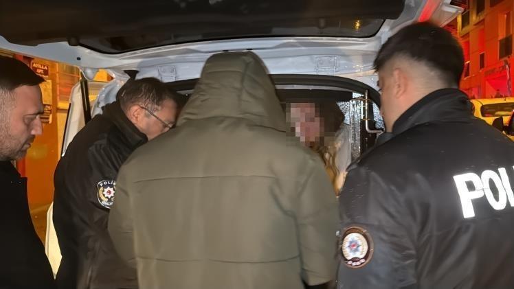Eskişehir'de evde bıçaklanan kişi hayatını kaybetti: Ev sahibi kadın "Yalvarırım ölmedi deyin" diyerek feryat etti