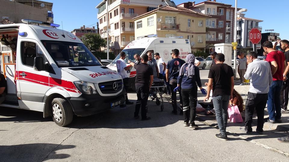 FRENİ BOŞALAN MİNİBÜS DEHŞET SAÇTI: 7 YARALI