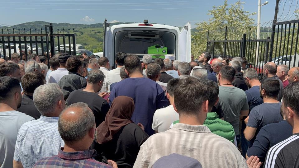 FABRİKADAKİ ELEKTRİK FACİASINDA ÖLEN 3 İŞÇİNİN CENAZELERİ AİLELERİNE TESLİM EDİLDİ
