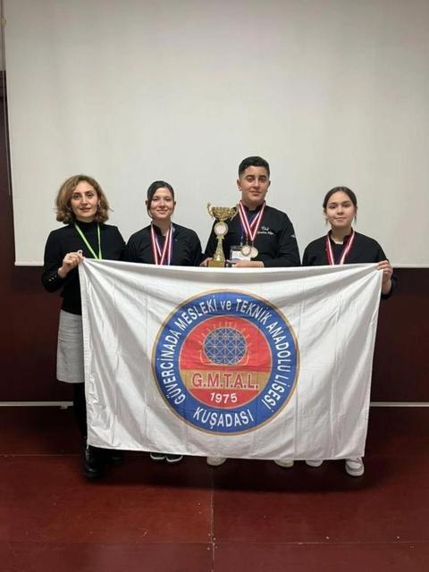 Kuşadası’ndaki okul aşçılık yarışmasında bölge birincisi oldu