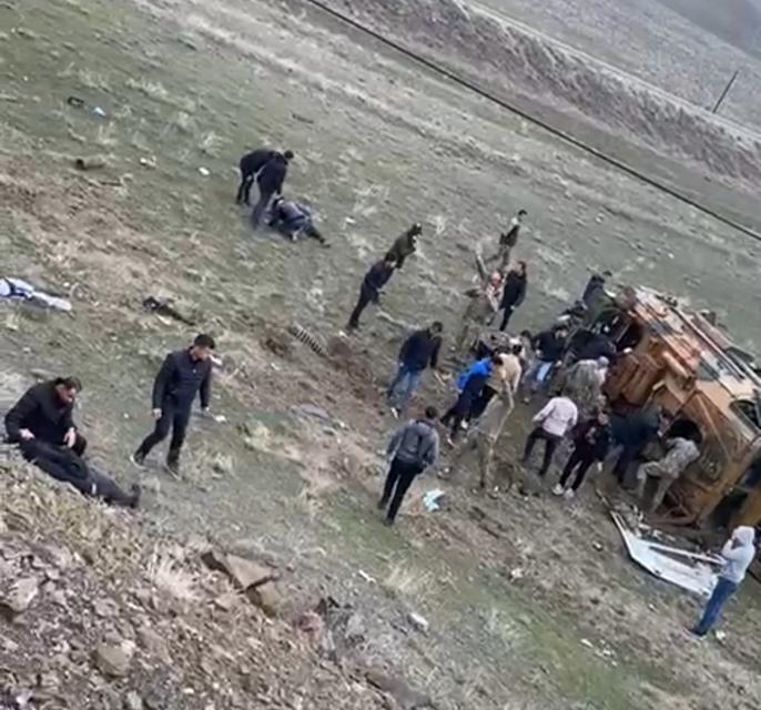 VAN'DA ASKERİ ARAÇ KAZA YAPTI: 6 YARALI