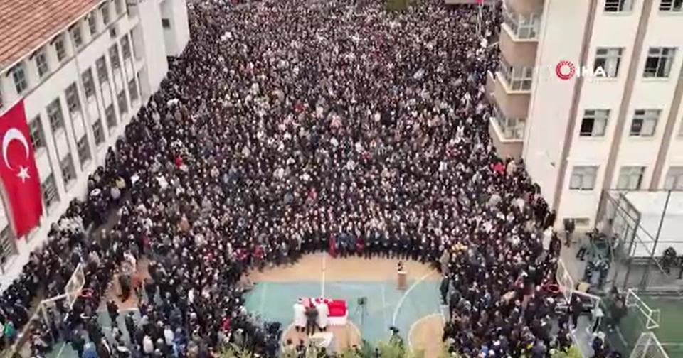 Yüzlerce meslektaşı Fatma Nur öğretmeni son yolculuğuna uğurladı