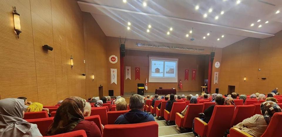 Aydın'da Umreye gidecek vatandaşlara seminer