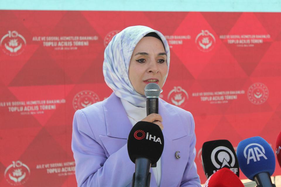 AİLE VE SOSYAL HİZMETLER BAKANI GÖKTAŞ AYDIN'DA 4 MERKEZİN AÇILIŞINI YAPTI BAKAN GÖKTAŞ: "SON 24 YILDA AYDIN'A, 20,4 MİLYAR LİRALIK YATIRIM VE DESTEKTE BULUNDUK"