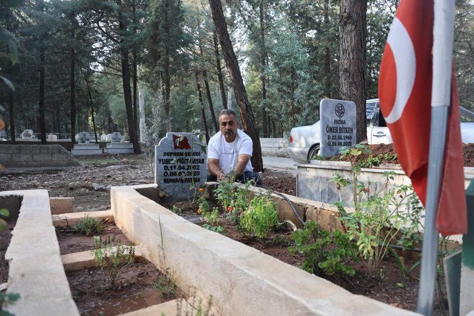 52 saat sonra gelen mucize, bir ömürlük acı: Enkazdan kurtardığı oğluyla hayata tutunuyor