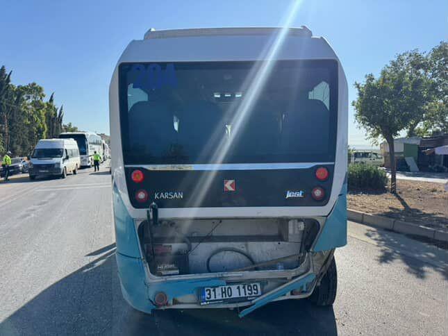 ANTAKYA'DA TRAFİK KAZASI: 2 YARALI