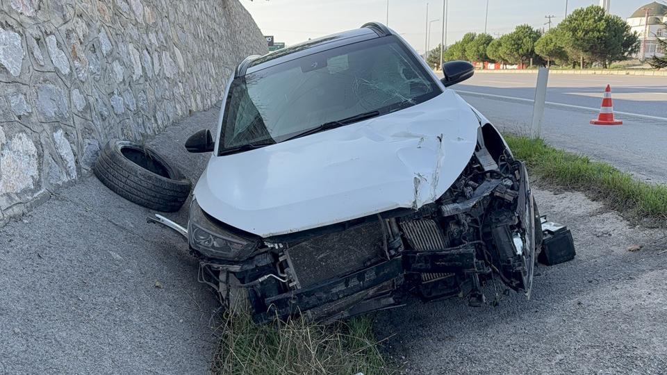 Üniversite kaydı için yola çıkan aile kaza yaptı: 5 yaralı